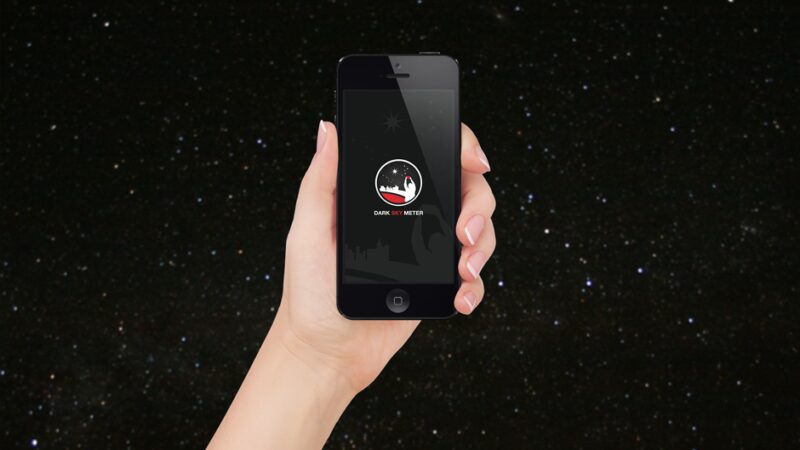 Dark Sky Meter app interface showing sky brightness measurement